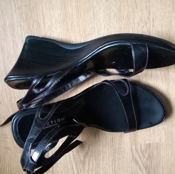 Kenneth Cole Sandal - Picture 2 of 2